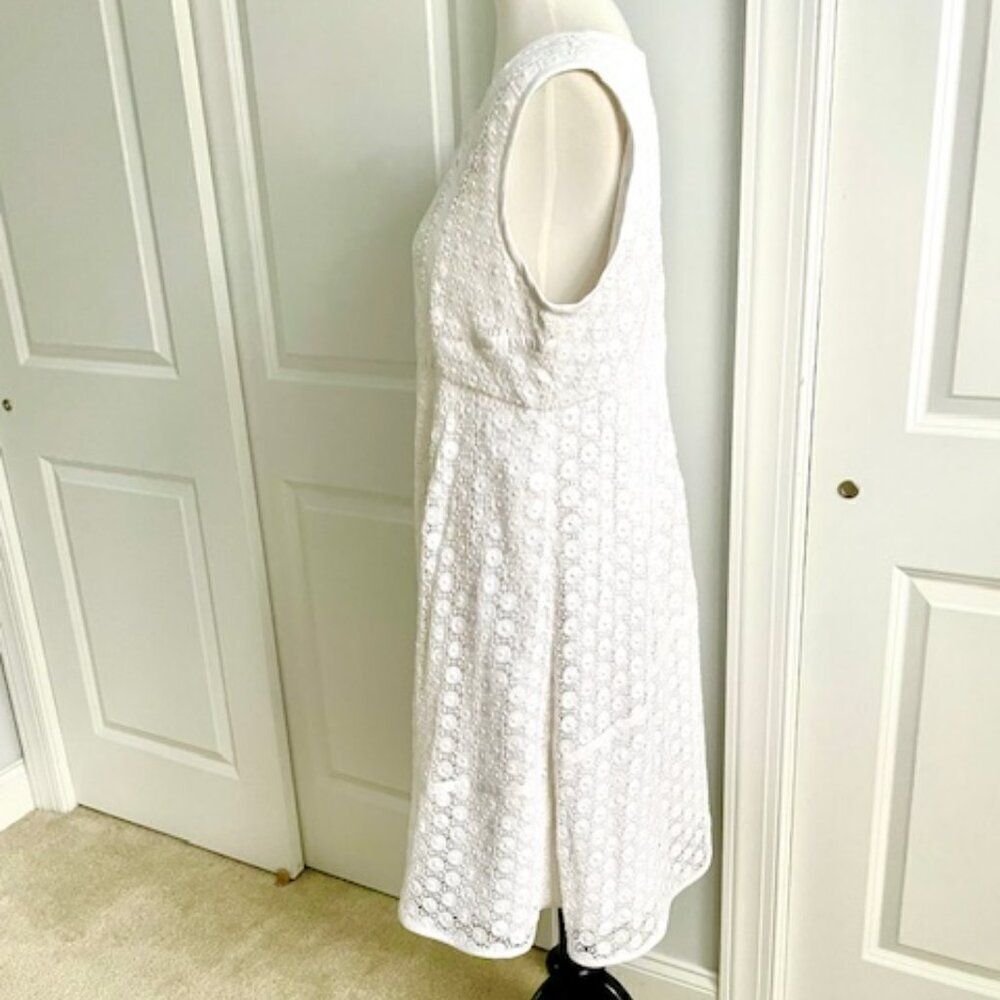 A Pea in the Pod Maternity White Eyelet Lace Dress Size Large - Picture 2 of 6